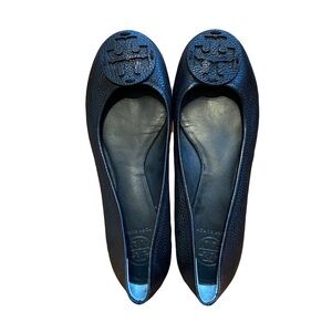 Black Tory Burch Pebbled Leather Flats in Size 9